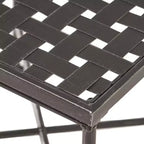 Table d'appoint minimaliste avec cadre en métal et design renforcé, table d'appoint avec plateau tressé, bout de canapé pour salon, patio, noir